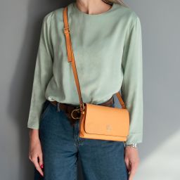 Biscuit Soft Leather Shoulder bag Apricot TL142582