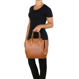 Tulipan Bolso Noche en Piel Cognac TL141727